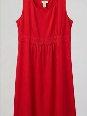 Monroe & Main Red Sleeveless Empire-Waist Midi Dress